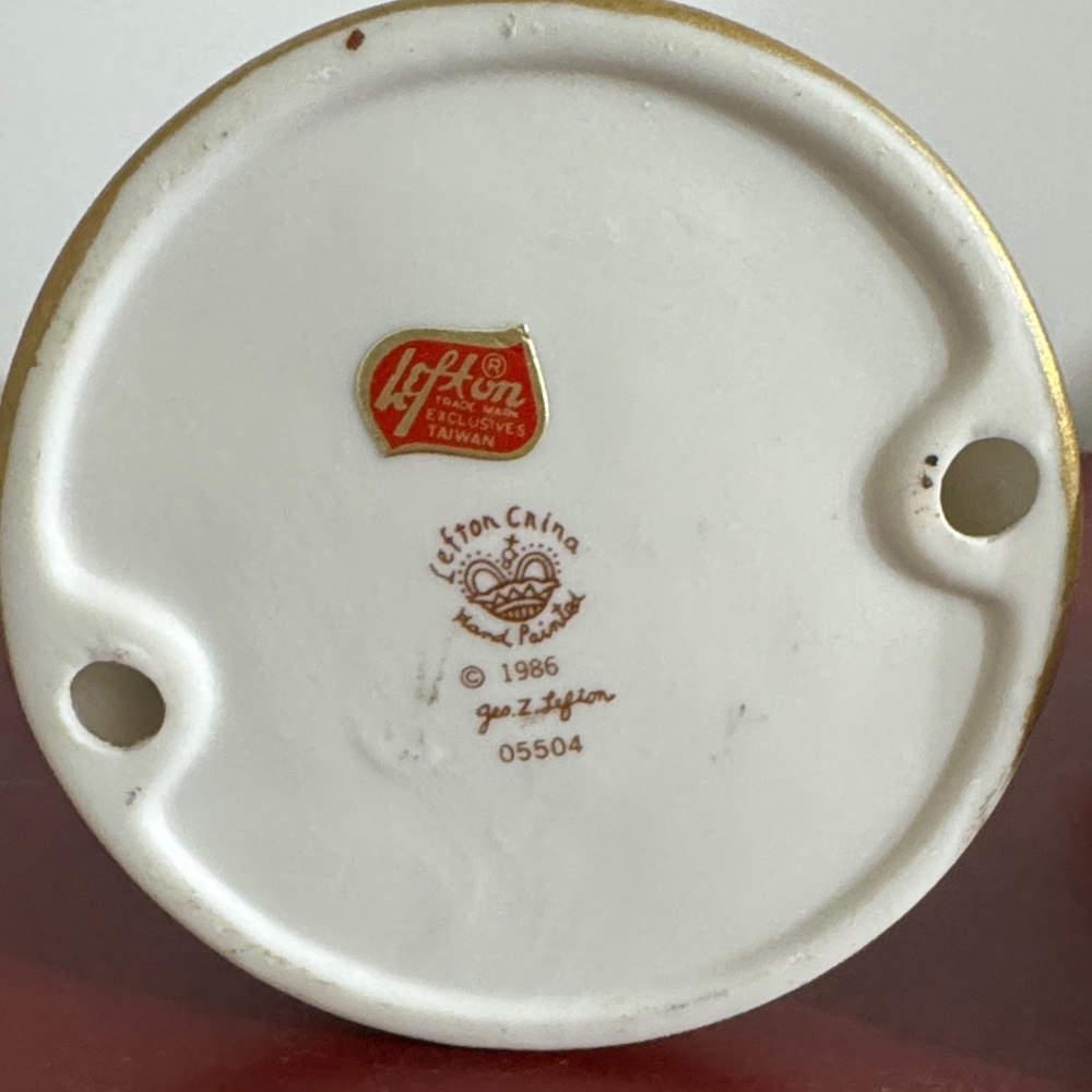 Vntg Lefton 05504 Hand Painted Holly Berry Candle Holder w/ Gold Trim 1986 - Picture 6 of 8